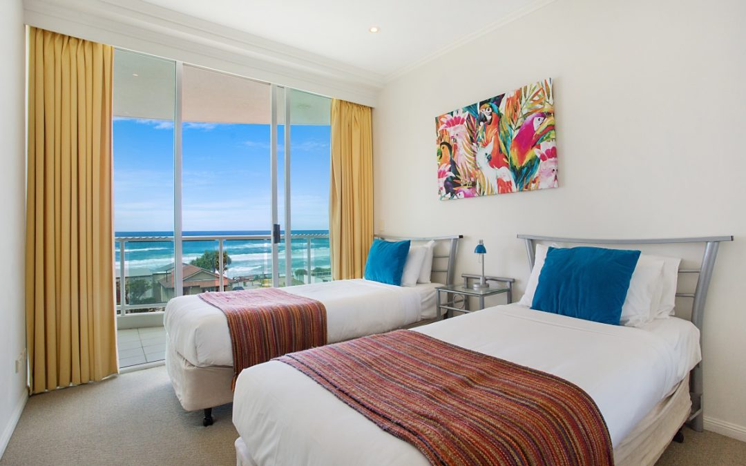 SAVE 30% – Escape to Main Beach with Pacific Views!